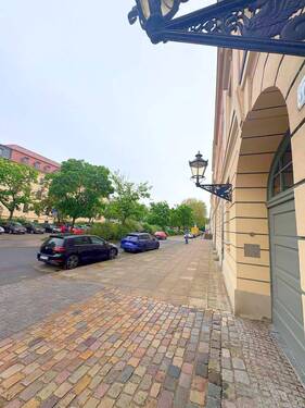 Staßenimpression vor dem Stadtpalais - 3 Zimmer Etagenwohnung zum Kaufen in Potsdam
