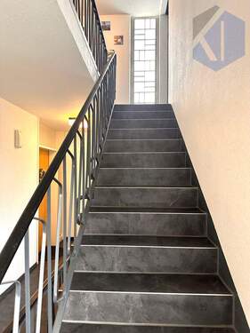 Treppenhaus - 3 Zimmer Etagenwohnung zum Kaufen in Geislingen an der Steige