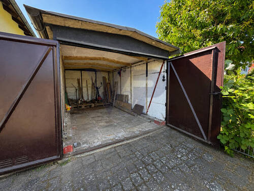 Zusätzliche Garage – ideal als Werkstatt, Lager- oder Stellfläche - 