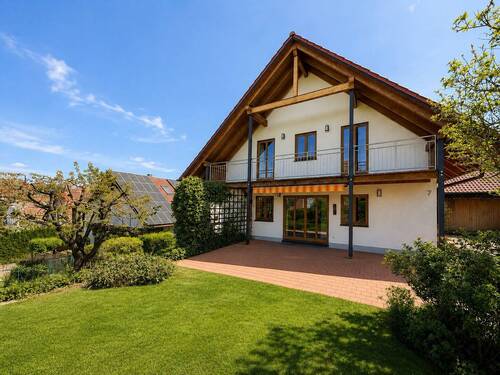 Großzügiges Familienhaus in traumhafter Gartenlage - 9 Zimmer Einfamilienhaus in Bad Abbach