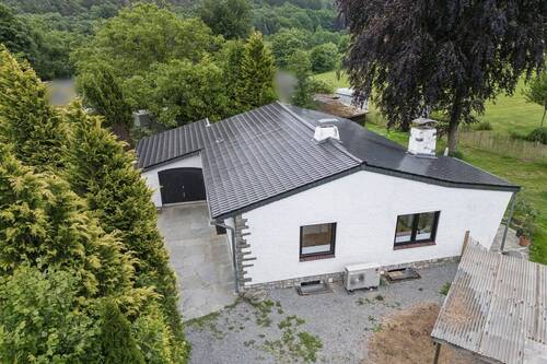 Grundstücks- und Hausansicht - 4 Zimmer Bungalow in Roetgen / Mulartshütte