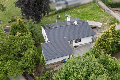 Grundstücks- und Hausansicht - Bungalow mit 101,20 m² in Roetgen / Mulartshütte zum Kaufen