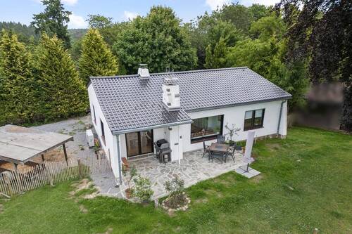 Grundstücks- und Hausansicht - 