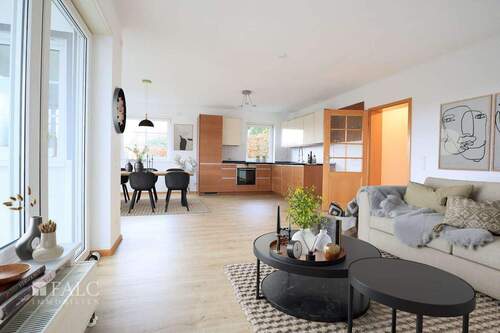 Wohnzimmer - 3 Zimmer Etagenwohnung zum Kaufen in Weilrod