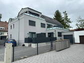 Gebäudeansicht - Stilvolle 3-Zimmer-Terrassenwohnung in exklusiver Villenlage von Solln Obersendling