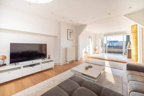 Wohnzimmer - ?? Dachgeschoss Traum im Jugendstil Altbau - moderne 5,5 Zimmer DG Wohnung mit Süd Balkon und Garten
