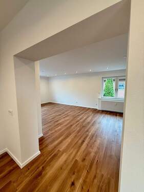 Durchgang /Glastür ist in Vorbereitung - 