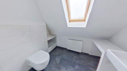 Badezimmer DG - 9 Zimmer Mehrfamilienhaus, Wohnhaus zum Kaufen in Bexbach / Frankenholz