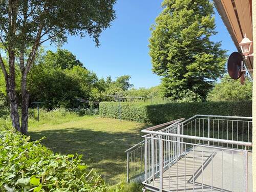 Aus dem 5. Zimmer zum Balkon und Garten geschaut - 