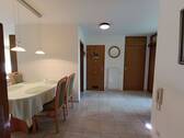 Blick z. Eingangsbereich - 