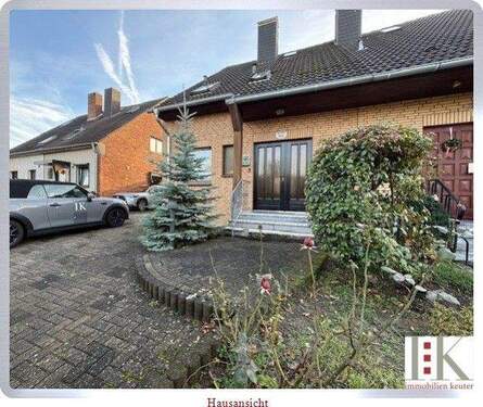 Hausansicht - 4 Zimmer Doppelhaushälfte zum Kaufen in Kaarst