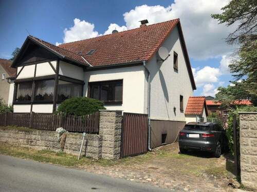 EFH/ ZFH Straßenansicht mit Zufahrt - 7 Zimmer Mehrfamilienhaus, Wohnhaus zum Kaufen in Päwesin - Bagow