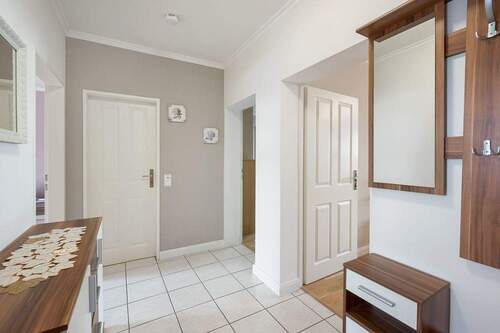 Flur - 3 Zimmer Etagenwohnung zum Kaufen in Oberursel (Taunus)