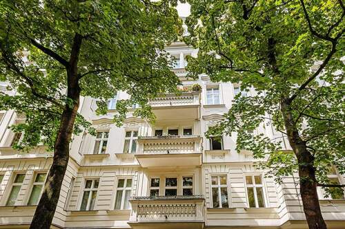 Straßenansicht - Hochwertige 5-Zimmer-Wohnung nahe dem Halensee