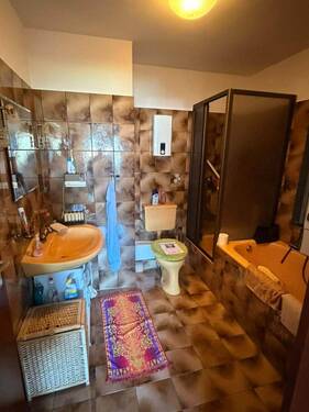 Badezimmer - Doppelhaushälfte mit 126,00 m&sup2; in Jüchen zum Kaufen