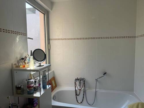 Bad mit Badewanne - 