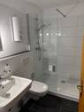 modernes Duschbad - 