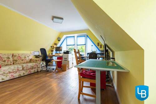 Individuell nutzbares Zimmer im Dachgeschoss - 