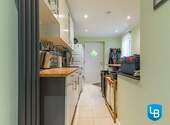 Hauswirtschaftsraum mit weiterem Hauseingang - 