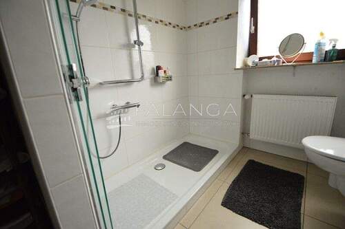 ...bodentiefer Dusche - 