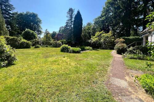 Blick in den Garten - Einfamilienhaus mit 176,00 m&sup2; in Aumühle zum Kaufen