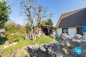 Garten mit Baumbestand - 
