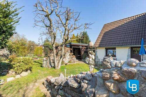 Garten mit Baumbestand - 