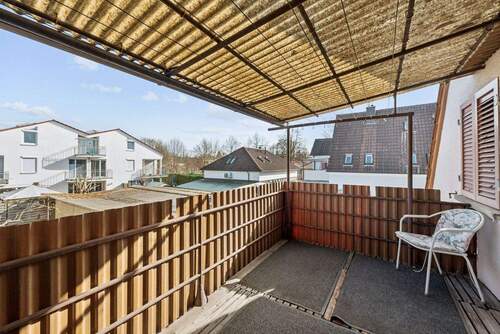 Überdachter Balkon in Ostausrichtung - 