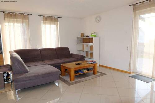 Wohnen mit Zugang Terrasse u. Garten - 