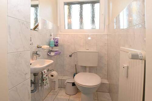 Gäste-Toilette - Etagenwohnung mit 97,30 m&sup2; in Hamburg - Lokstedt zum Kaufen