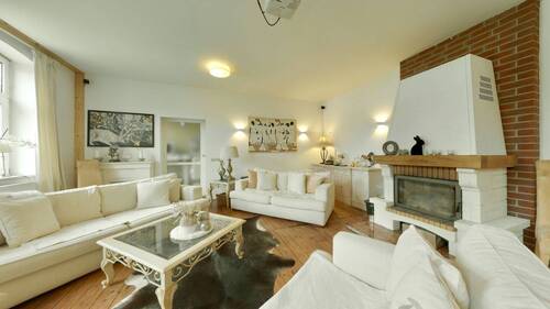 Das großzügige Wohnzimmer - 