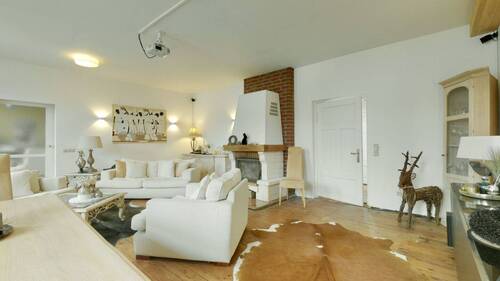 Das großzügige Wohnzimmer - 