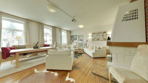 Das großzügige Wohnzimmer - 