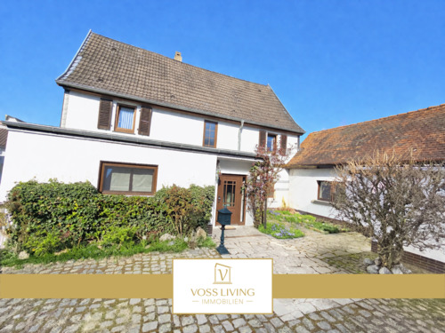 Außenansicht mit Hof - Charmantes Einfamilienhaus mit Nebengebäude Garten, Garage und schönem Innenhof in ruhiger Lage