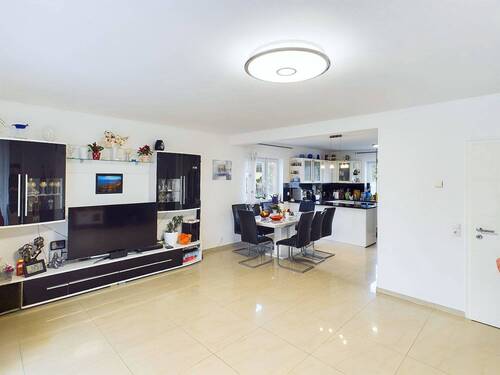 Wohn- und Esszimmer - 6 Zimmer Einfamilienhaus zum Kaufen in Nienhagen