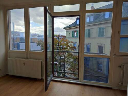 Französischer Balkon - Etagenwohnung mit 34,00 m² in Ludwigshafen zur Miete