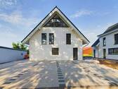 Frontansicht Haus - 4 Zimmer Doppelhaushälfte zum Kaufen in Neustadt am Rübenberge