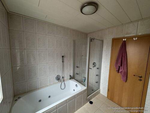 ITageslichtbad Wanne und Dusche - 