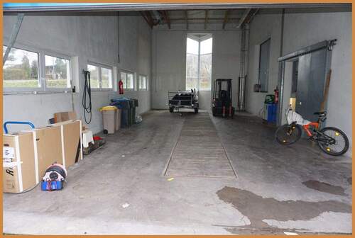 Halle mit Werkstattgrube - 