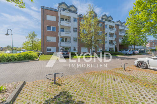 Haus vorn - Moderne 2-Zimmer-Wohnung in Leipzig-Radefeld mit Balkon und Stellplatz