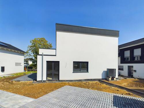 Hausansicht (Süd) - Einfamilienhaus mit 140,00 m² in Barsinghausen zum Kaufen