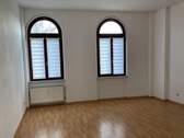 Bild 1 - Ab 01.12.25!!!Schöne geräumige Zweiraumwohnung in zentrumsnaher Lage mit Dachterrasse und EBK