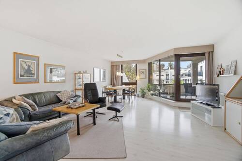 Wohnzimmer - 4 Zimmer Etagenwohnung zum Kaufen in Haan