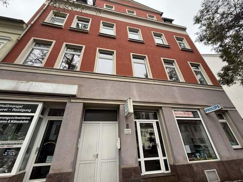 Hausansicht - Helle Vierraumwohnung in zentrumsnaher Lage!