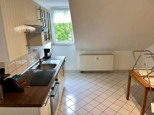 Küche mit Einbauküche - 