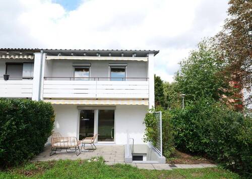 Außenansicht mit Terrasse - 