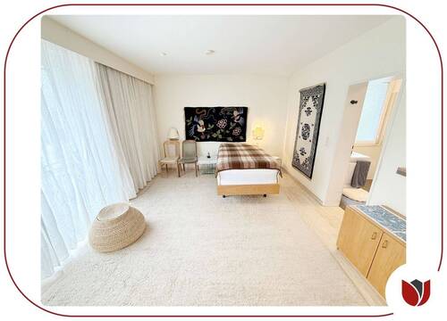 Elternschlafzimmer mit Bad en Suite - 
