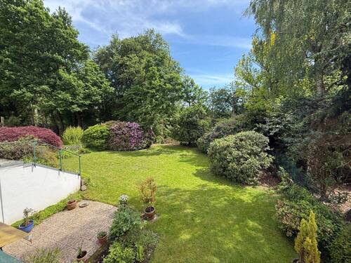 Traumhafter Garten mit altem Baumbestand und weitläufiger Wiese für entspannte Sommertage - Bungalow mit 153,40 m&sup2; in Leichlingen zum Kaufen