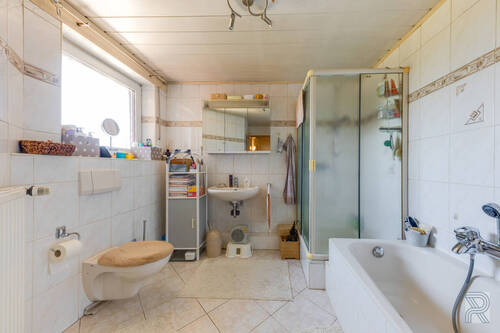 1.OG - Badezimmer - 87c - 
