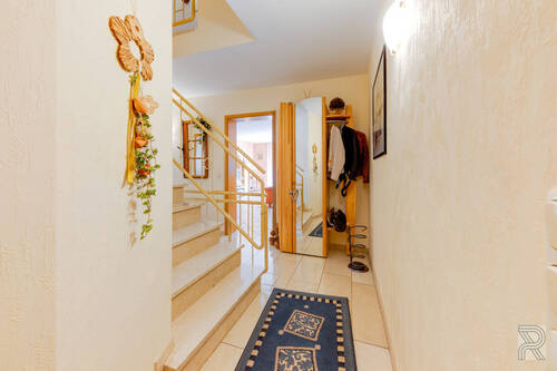 Eingang - 87c - Mehrfamilienhaus, Wohnhaus mit 171,80 m&sup2; in Düren / Arnoldsweiler zum Kaufen